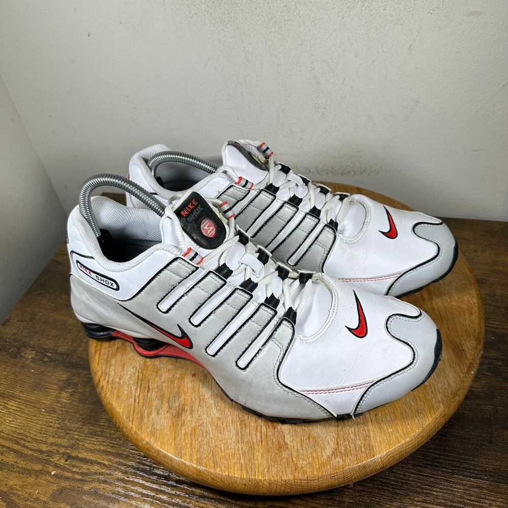 Nike Shox NZ Mens 12 White Silver Red Shoes 366363-162 2009 Vintage